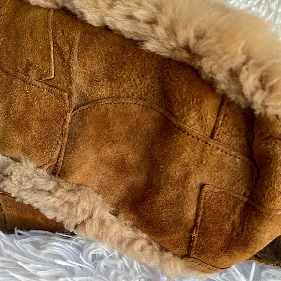 Areitio brown and tan shearling square shoulder bag with suede patchwork straps - Picture 8 of 11